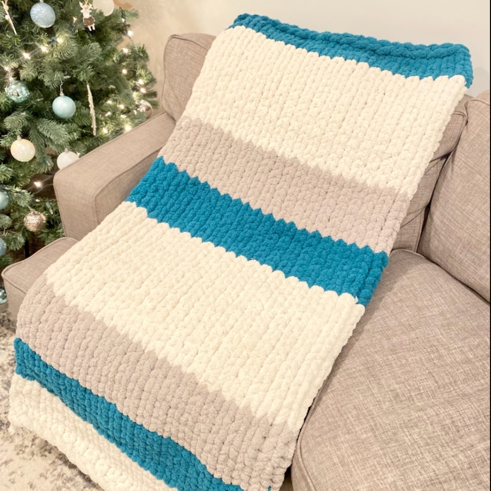 Handmade chunky blanket 50X60"